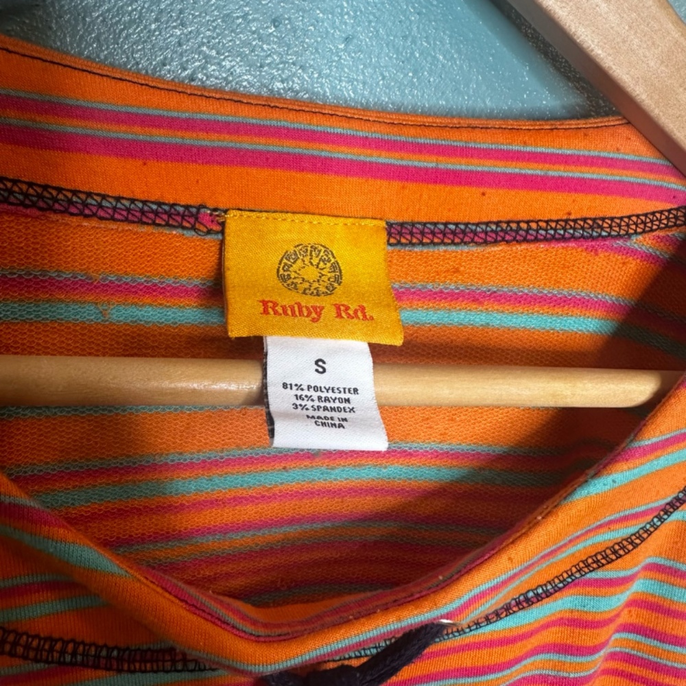 Ruby Rd. Pocketed Pullover Small Fun Drawstring - Picture 2 of 10